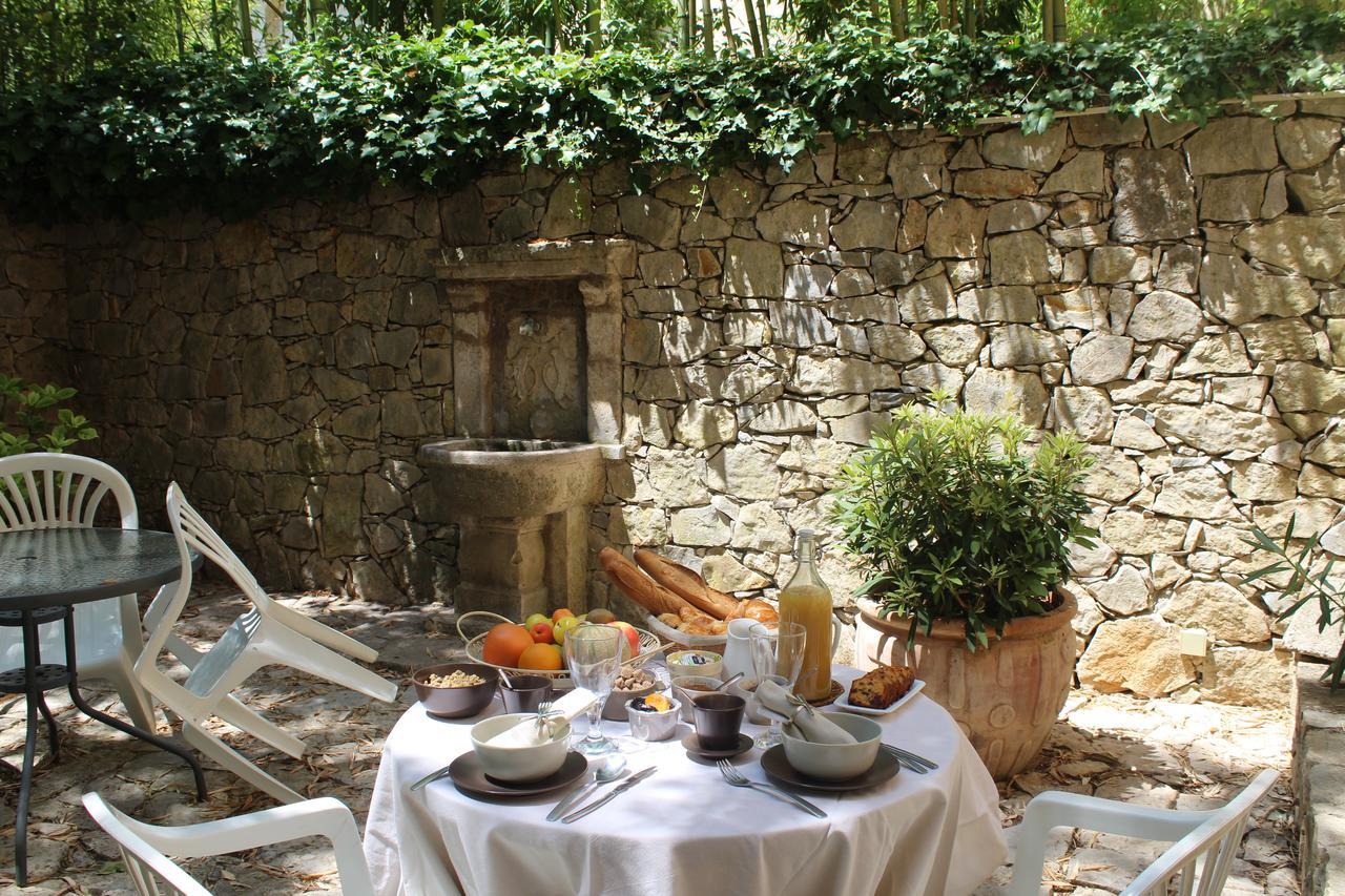 Auberge De Pachoquin Meounes-les-Montrieux Exteriör bild