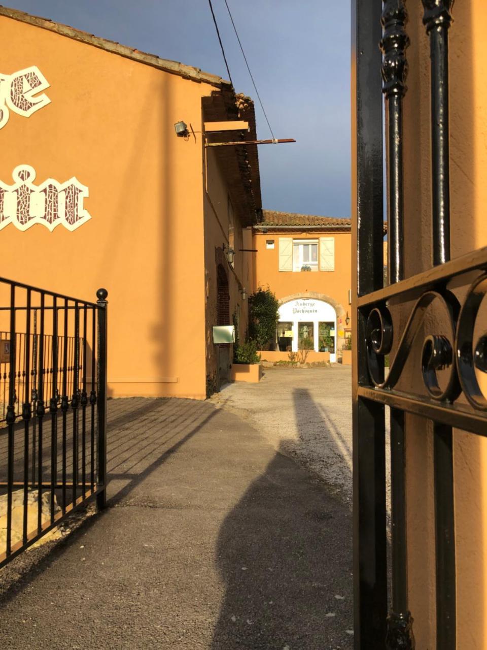 Auberge De Pachoquin Meounes-les-Montrieux Exteriör bild